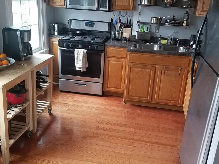 413 Temple St — Photo 1