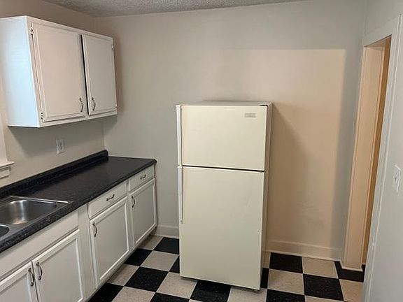 3rd image of 316 Hunter St APT 2