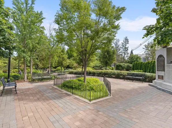 83 Liberty Place image 38 of 39