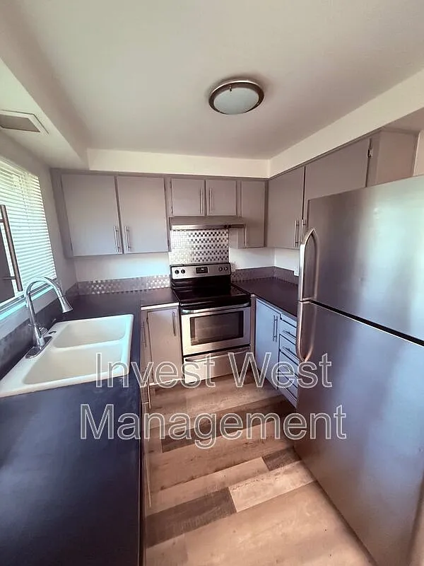 2 bed, 1.0 bath, 900 sqft, $1,595 — Photo 2