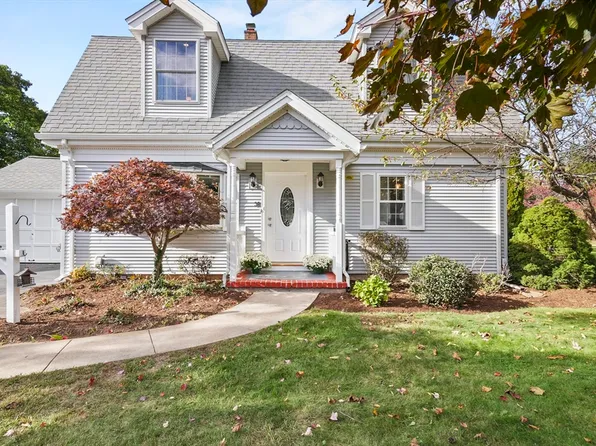 38 Mellen St, Hopedale, MA 01747