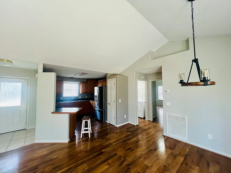 119 Camelot Ln — Photo 5