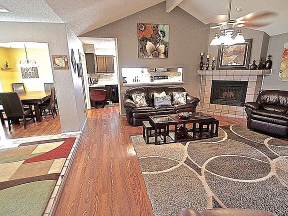 3rd image of 1028 Ledgemont Dr