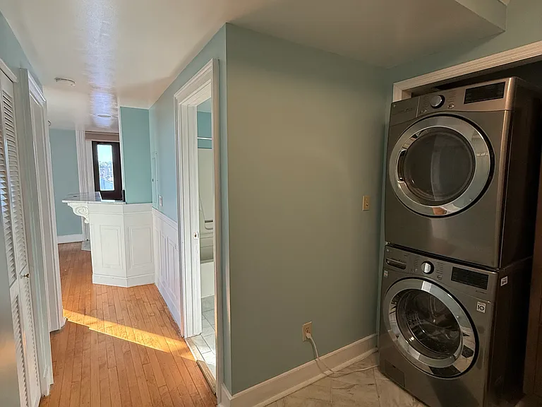 409 Madison Ave #303 — Photo 4
