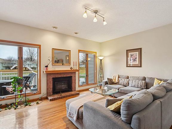 4th image of 1342 Oxford Pl