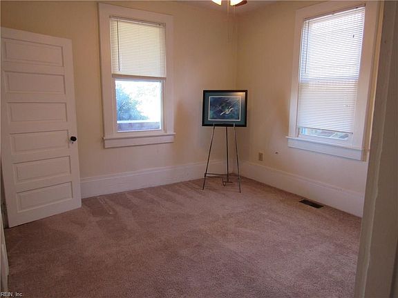 4th image of 1533 E Ocean View Ave #1