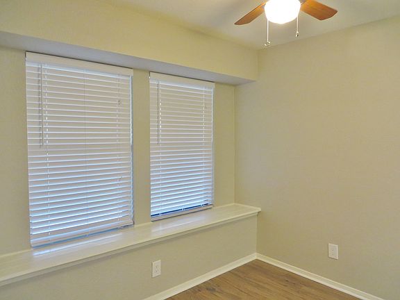 5th image of 203 Rockmoor Dr