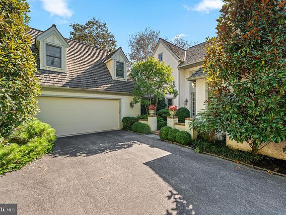 2nd image of 1236 Denbigh Ln