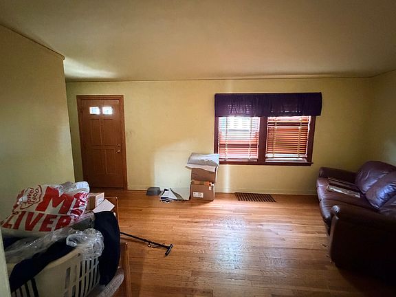 4th image of 5329 S Mason Ave