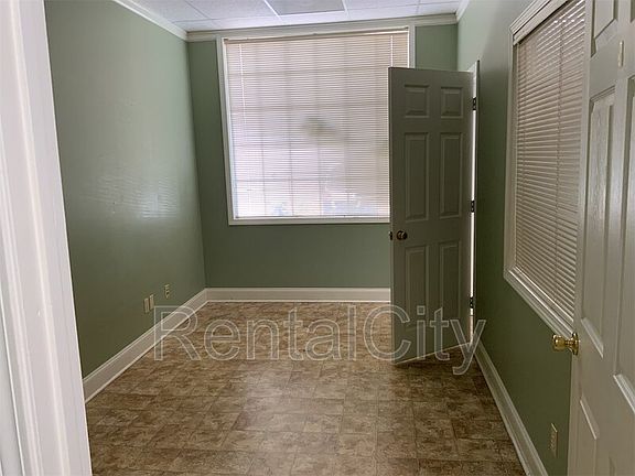 3rd image of 1385 Flowering Dogwood Ln Suite C