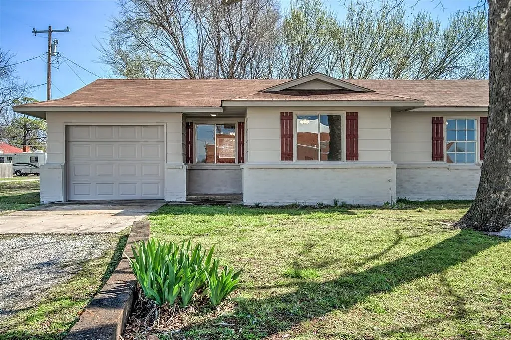 Front - 104 Dulin Dr #110A