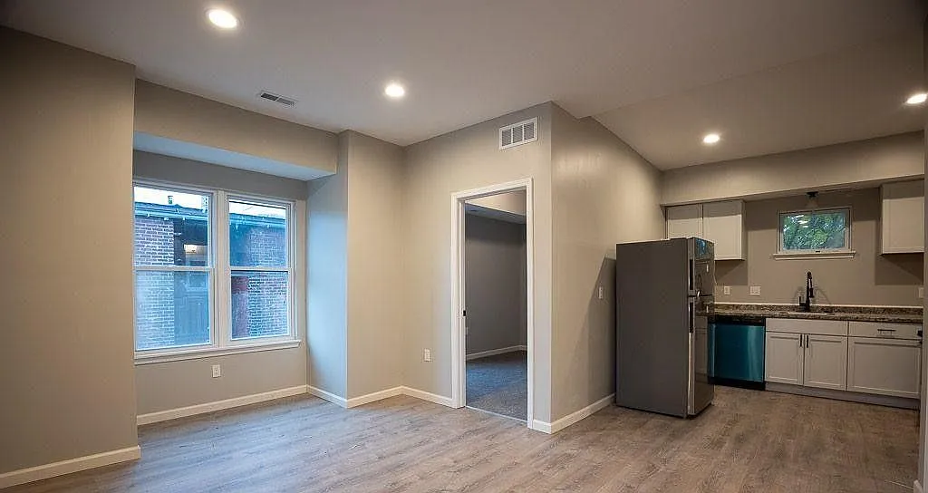 2 bed, 1.0 bath, 800 sqft, $1,150 — Photo 4
