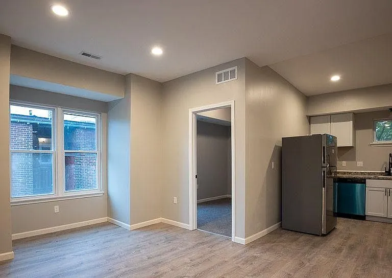 1119 Custer St #202 — Photo 4
