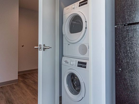 2nd image of 3101 Euclid Ave #201