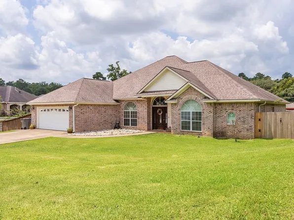 1706 Juniper Ln, Lufkin, TX 75904