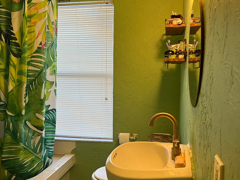 735 NW 7th St — Photo 12