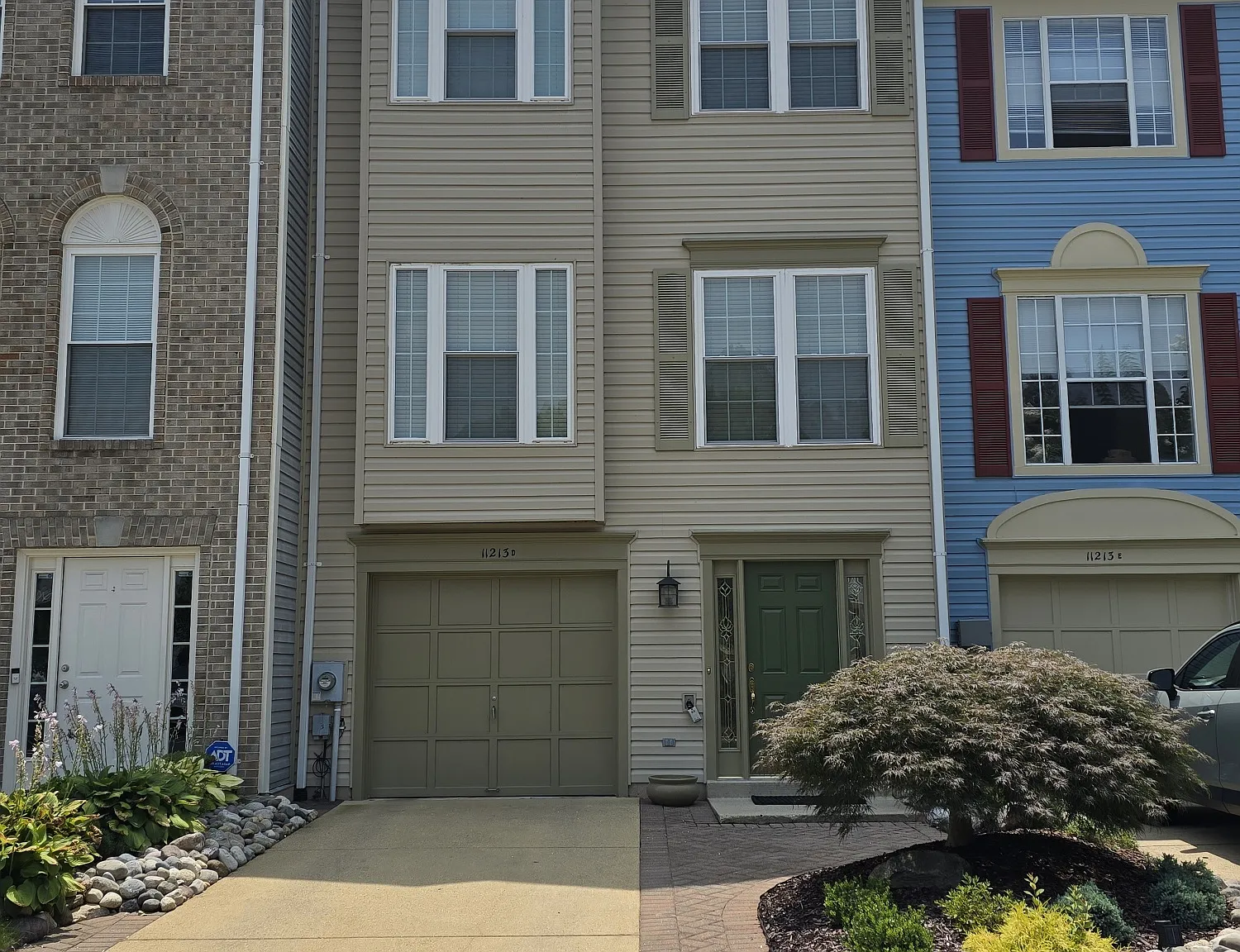 3 bed, 1900 sqft, $2,625 — Photo 1