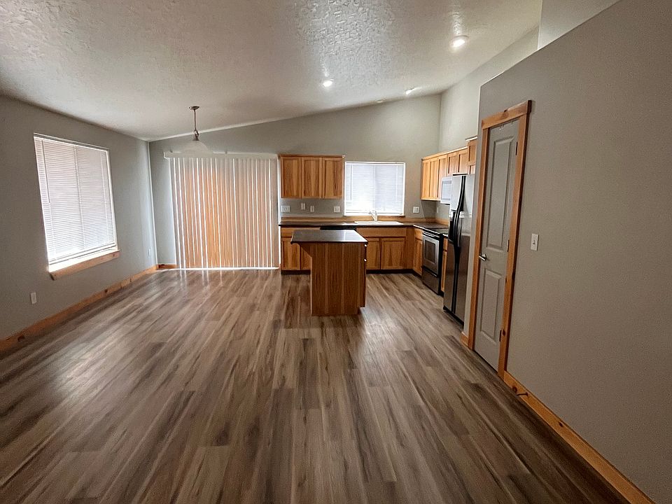 2nd image of 16469 Heath Dr