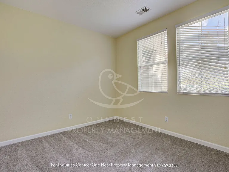 1746 Barney Ave — Photo 16