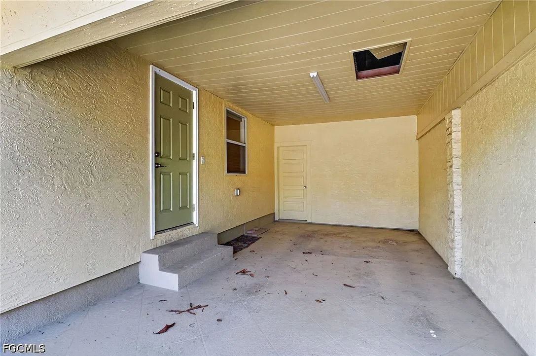 3 bed, 2.0 bath, 1034 sqft, $1,800 — Photo 3
