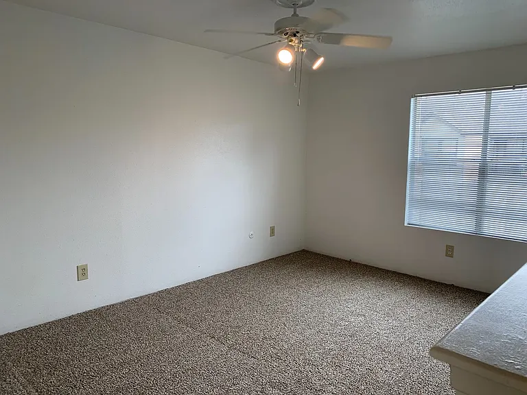 Emerald Cove Apartments — Photo 147