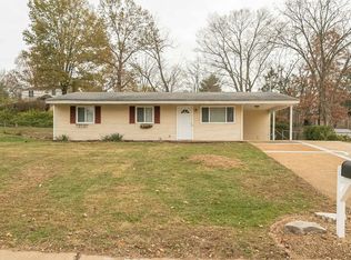402 Spring Meadows Dr, Ballwin, MO 63011
