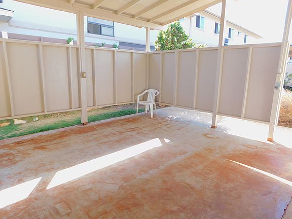 Large 270 sq. ft. attached lanai for the exclusive use of the cottage tenants. Not to be used for storage or as sleeping quarters. No to be used for business purposes.
