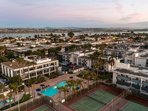3rd image of 3866 Ingraham St #13-107