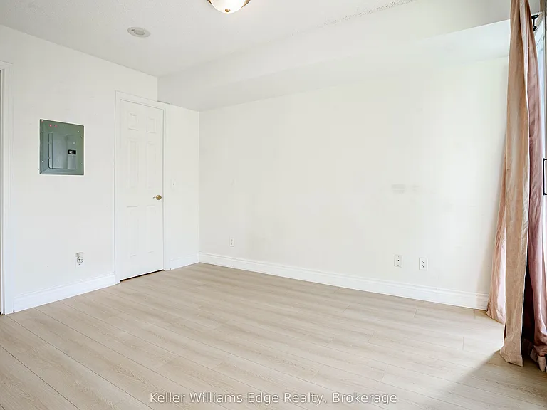 30 Grand Trunk Cres W #2001 — Photo 11