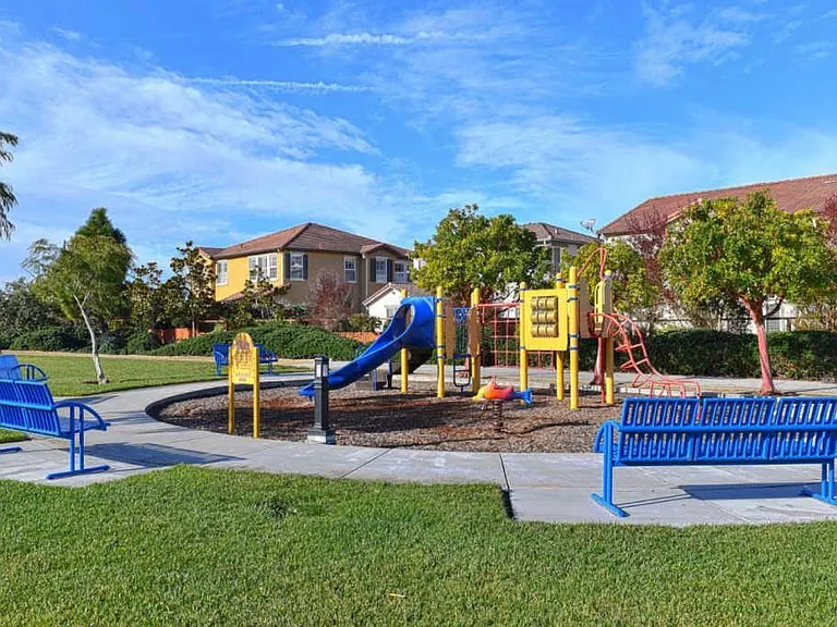 5005 Beach Wood Dr — Photo 33