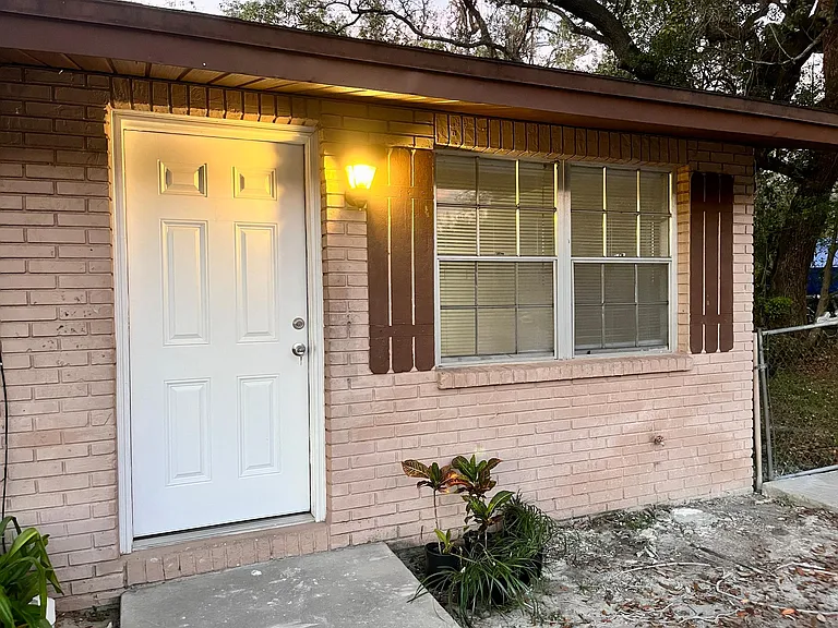 9801 N Aster Ave #A — Photo 3