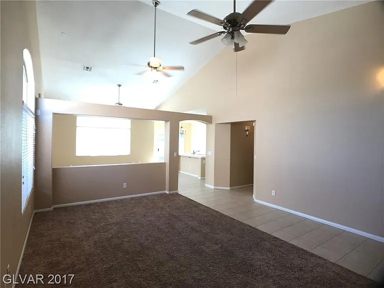218 Opera House St — Photo 5