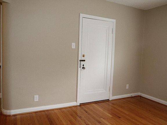 3rd image of 1014 Moorlands Dr APT 1N