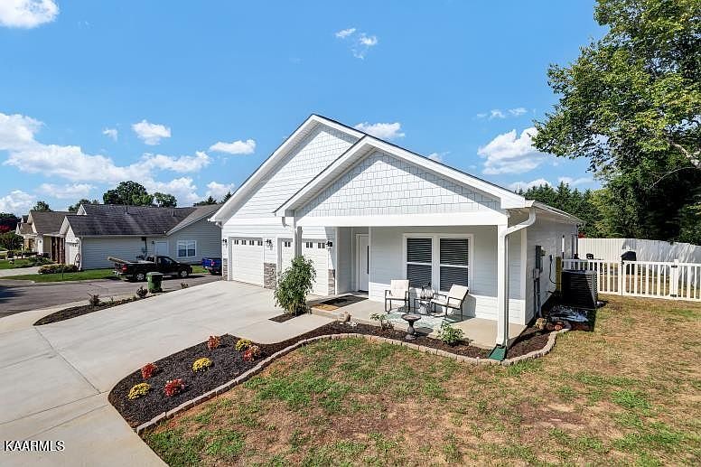1st image of 115 McNeilly Cir