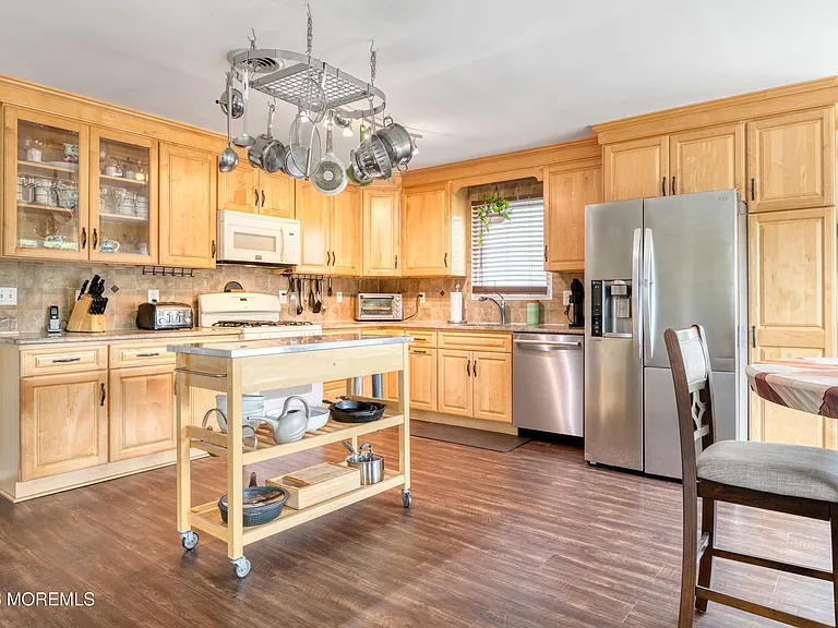 251 Westbrook Dr — Photo 10