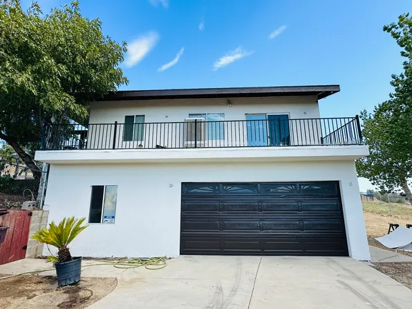 28076 East Dr, Canyon Lake, CA 92587