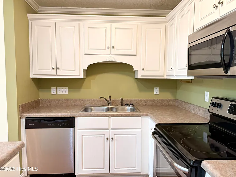 843 Bryan Cir — Photo 4