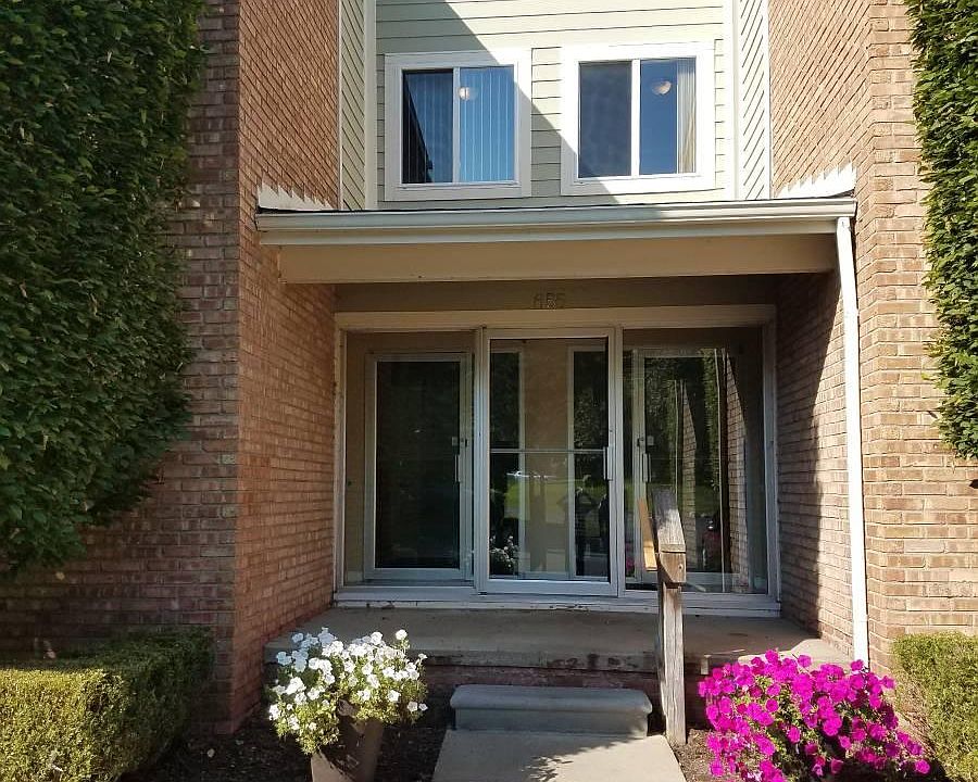 1st image of 655 Randolph St APT 202