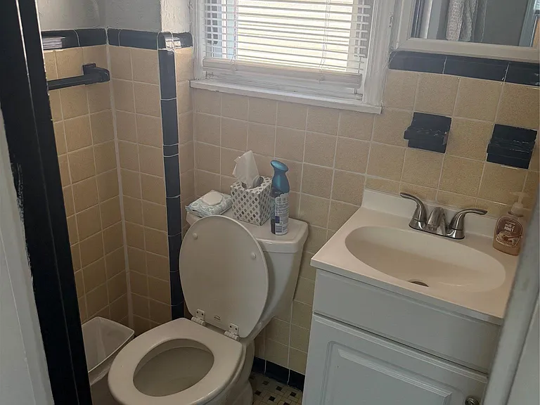 435 E Chester St #1 — Photo 9