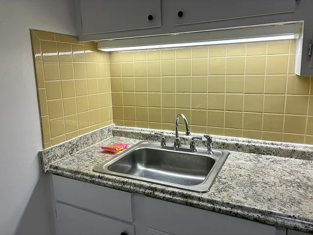 39 Pleasant St — Photo 3