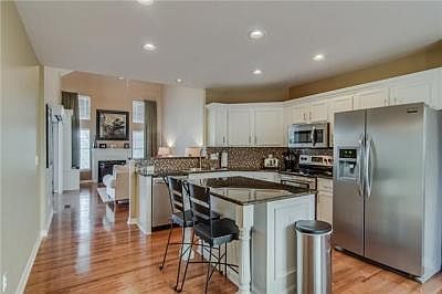 5th image of 1432 Southampton Ct