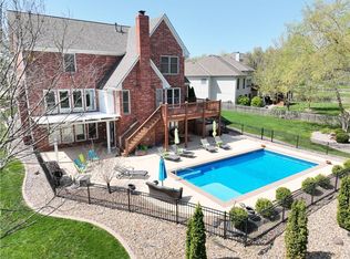 2404 SW Winterwood Ct, Lees Summit, MO 64081