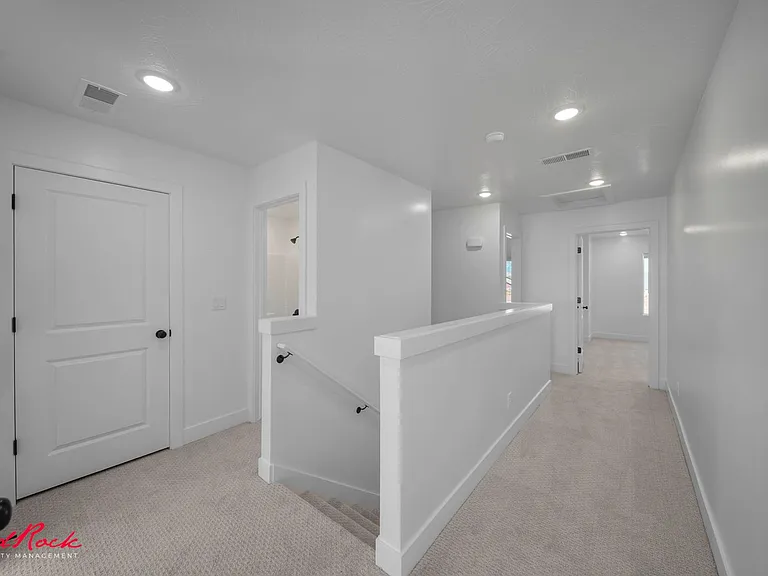 1037 E Malibu Ln — Photo 16
