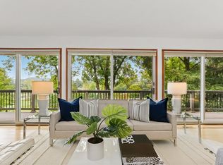 100 Nannahagan Rd, Pleasantville, NY 10570