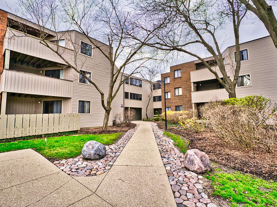 1st image of 1850 W Highland Ave APT 305F