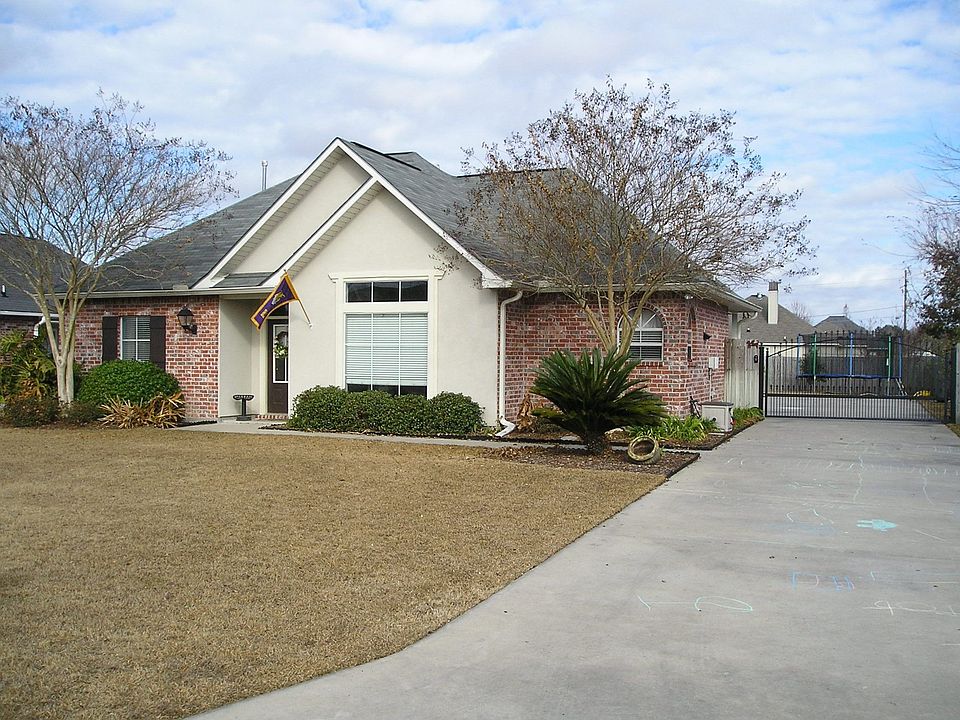 38150 Willow Lake South