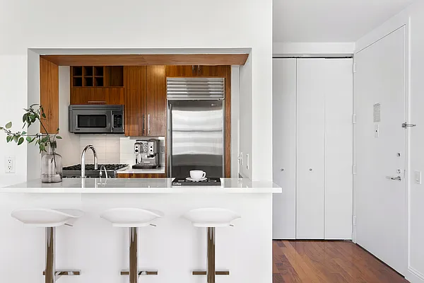 Sold by Compass | media 22