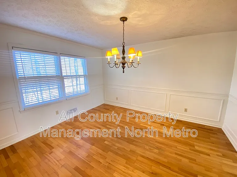 320 Six Branches Ct — Photo 4