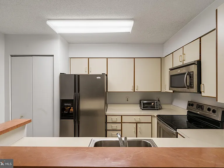 2111 Wisconsin Ave NW #203 — Photo 10