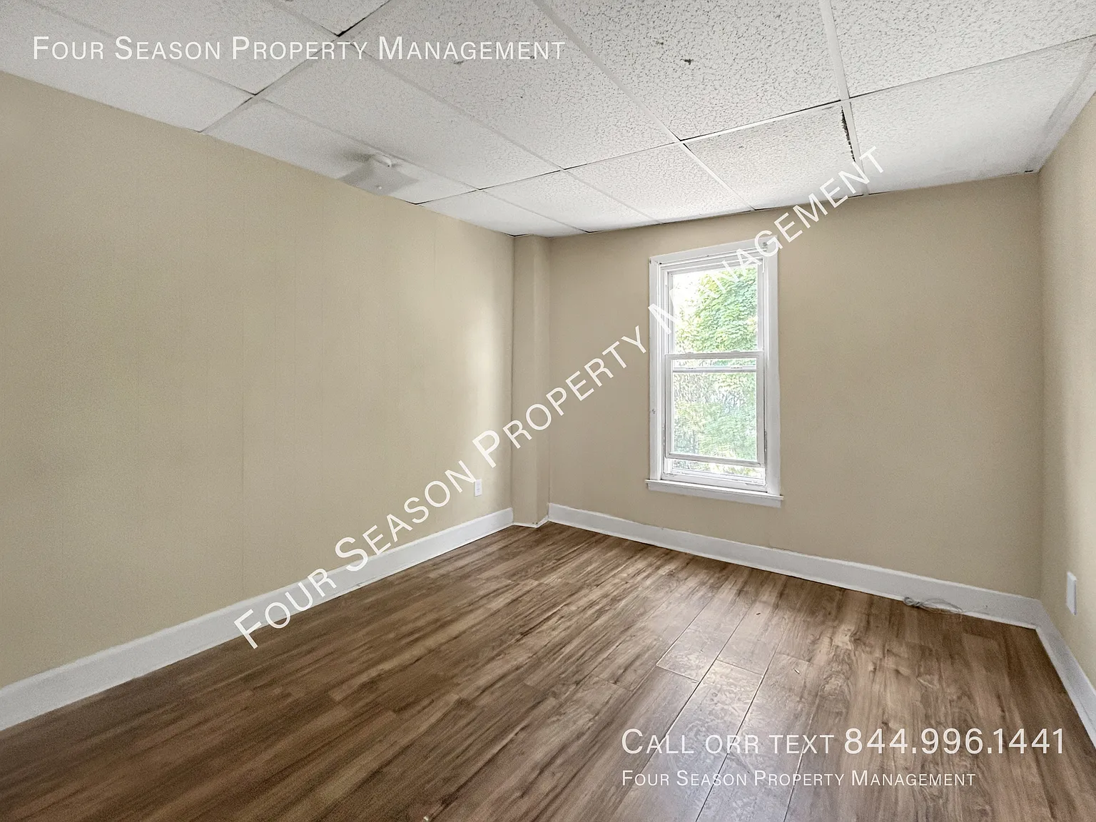 304-306 South Locust Street - 306 — Photo 3